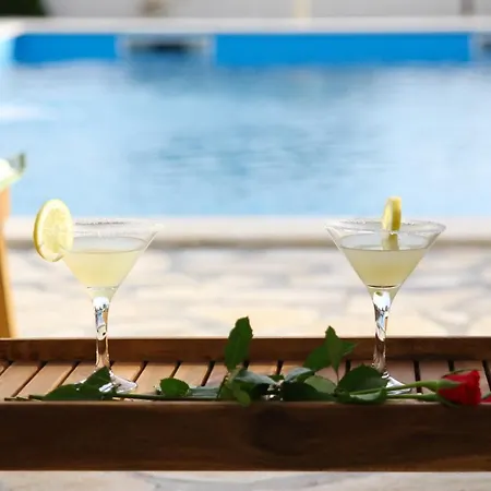 Vila House With A Pool Eva Polaca