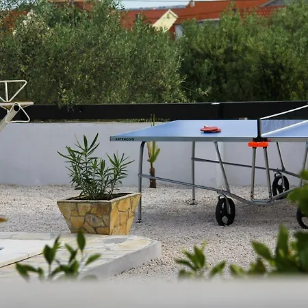 House With A Pool Eva Polaca