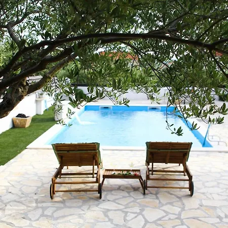 House With A Pool Eva Vila