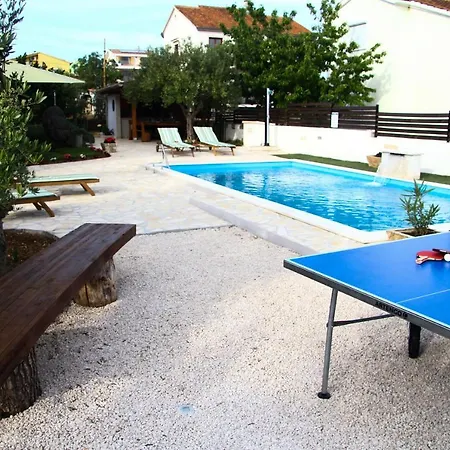 Villa House With A Pool Eva Polaca