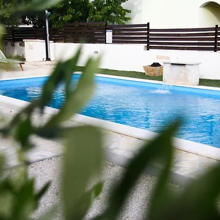 House With A Pool Eva Villa Polaca