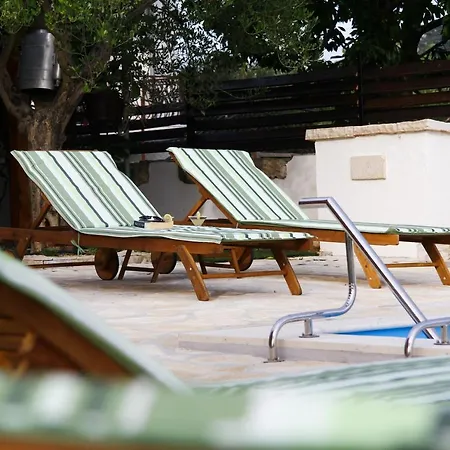 Villa House With A Pool Eva Polaca